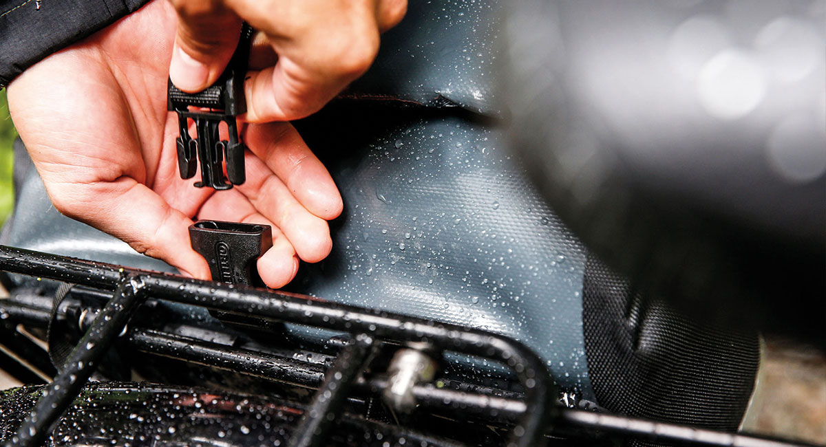 Comment réparer ses sacoches de vélo ? 