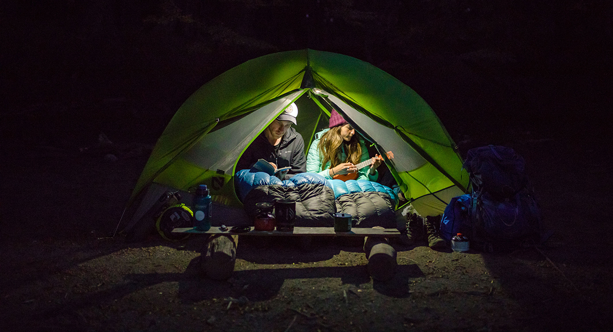 La seconde main pour le matériel de camping: une tendance en