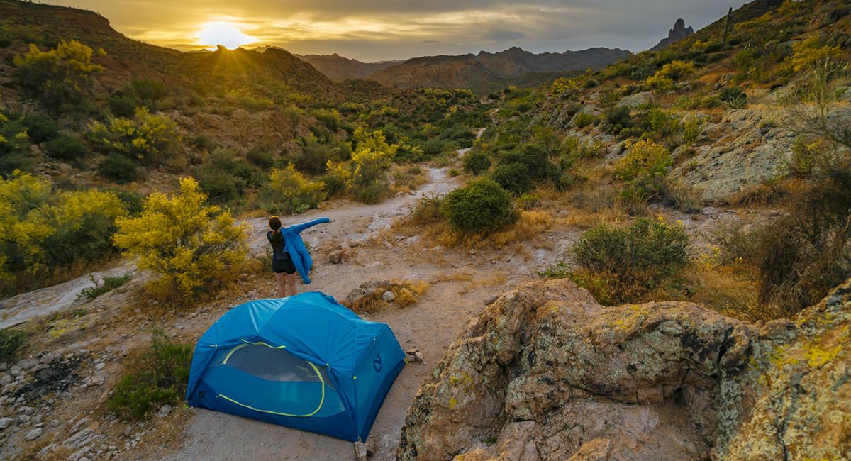 Camping sauvage : le vrai guide complet pour débutants