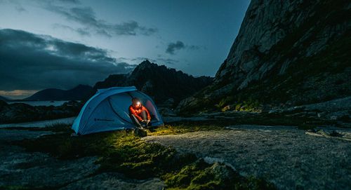 Bien Choisir une Lampe Frontale pour Activités Outdoor et Camping